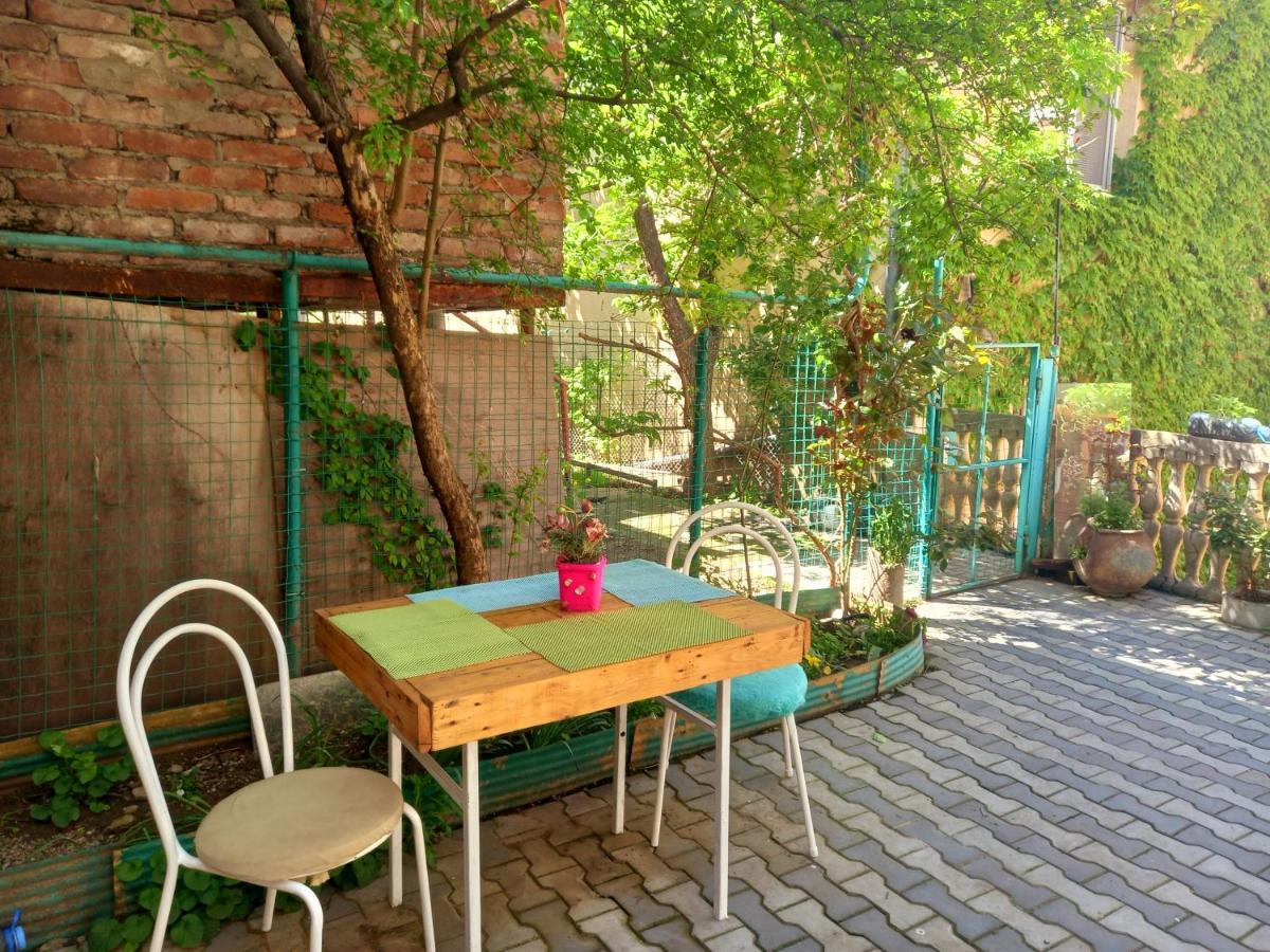 Birdhouse Rooms Tbilisi Bagian luar foto